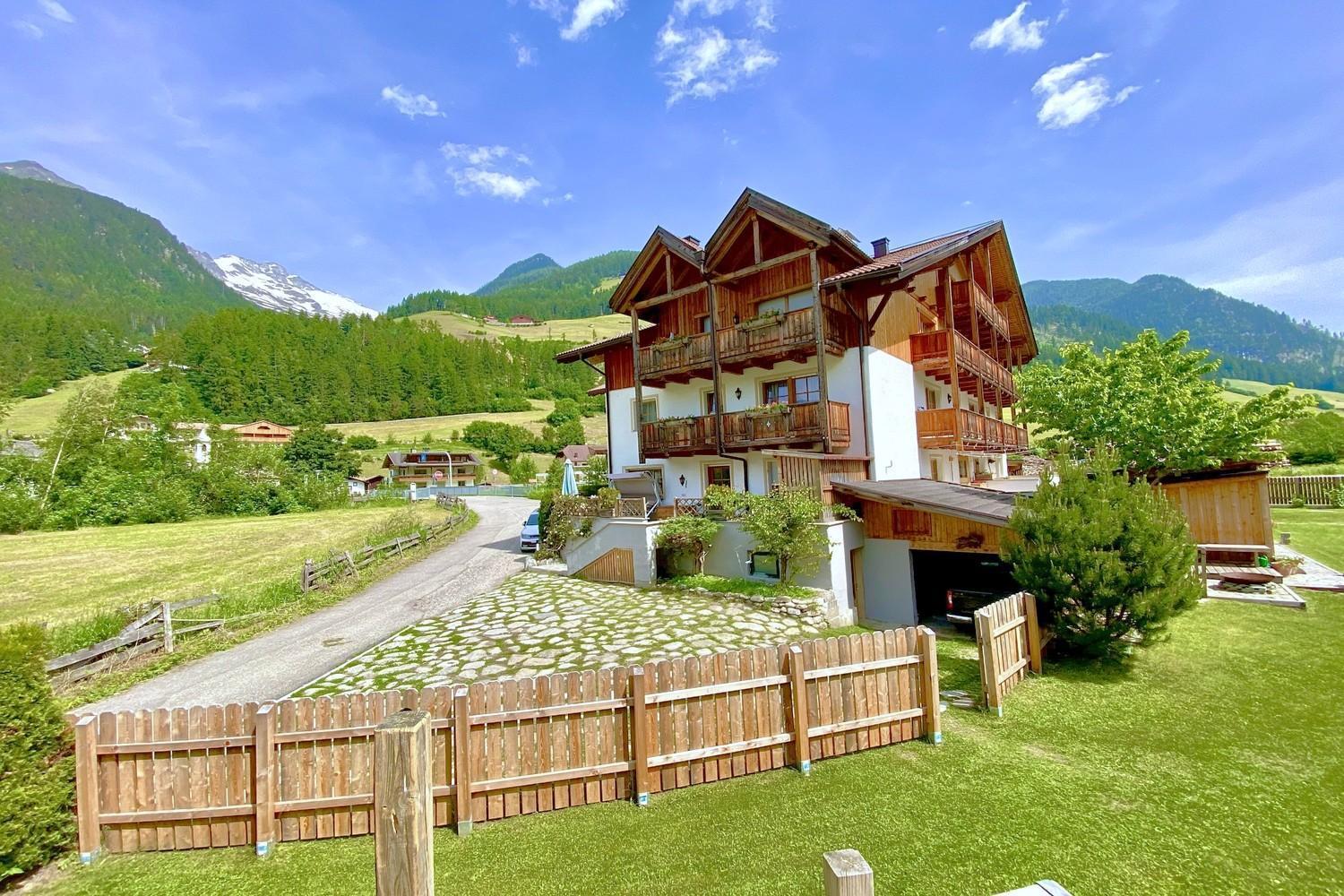 Apartments & Wellness Loefflerblick Cadipietra Exterior photo